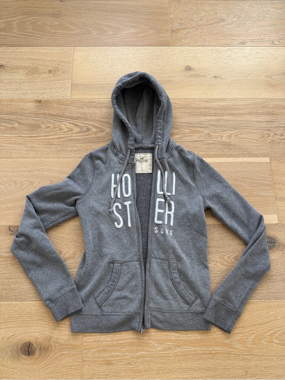 Vintage Y2K Hollister Women's Gray Zip-Up Hoodie Jacket